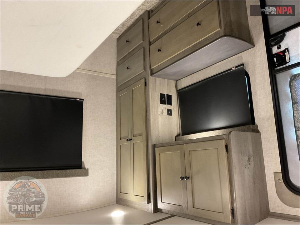 2019 Keystone Rv M-324 CG OUTBACK TOYHAULER SERIES — фото 12