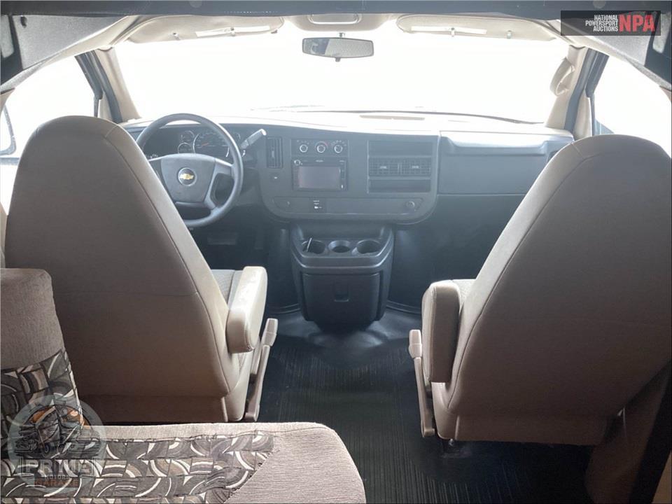 2010 Coachmen By Forest River M-21 QB CHEVROLET 6.0 LITER V8 - FREELANDER SERIES — фото 13