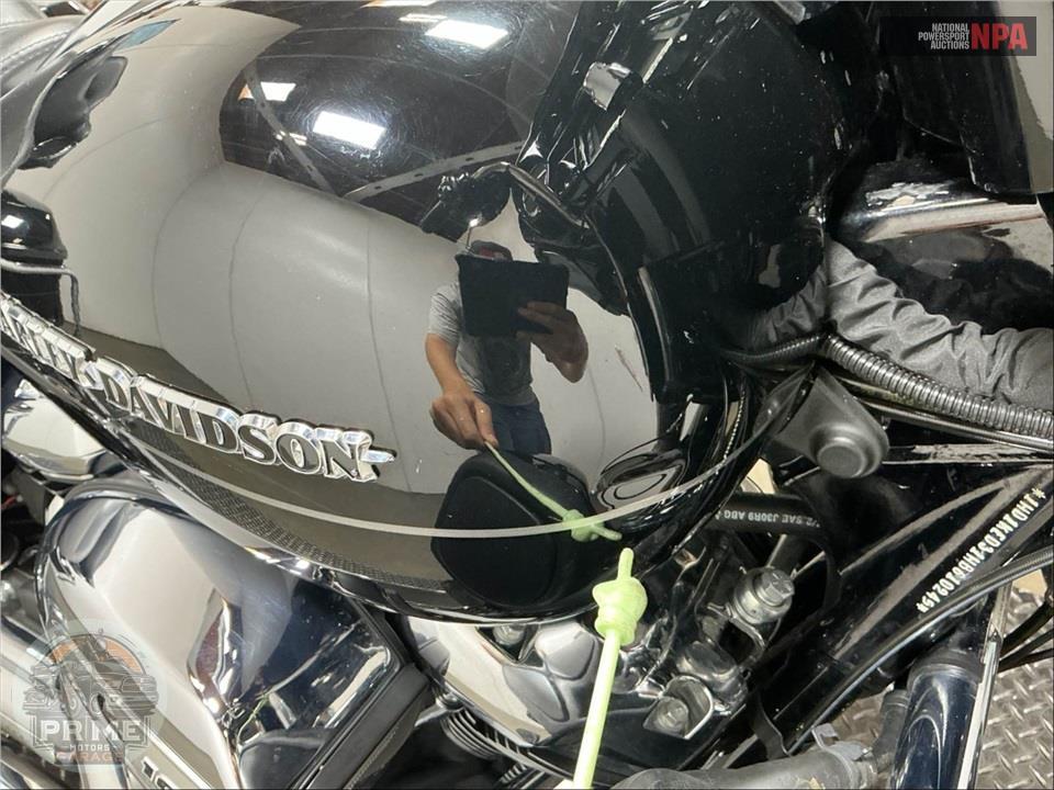 2017 Harley-Davidson FLHTK ULTRA LIMITED — фото 19
