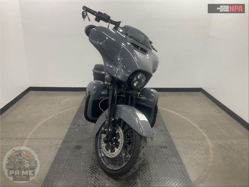 2018 Harley-Davidson FLHXSE CVO STREET GLIDE — фото 2