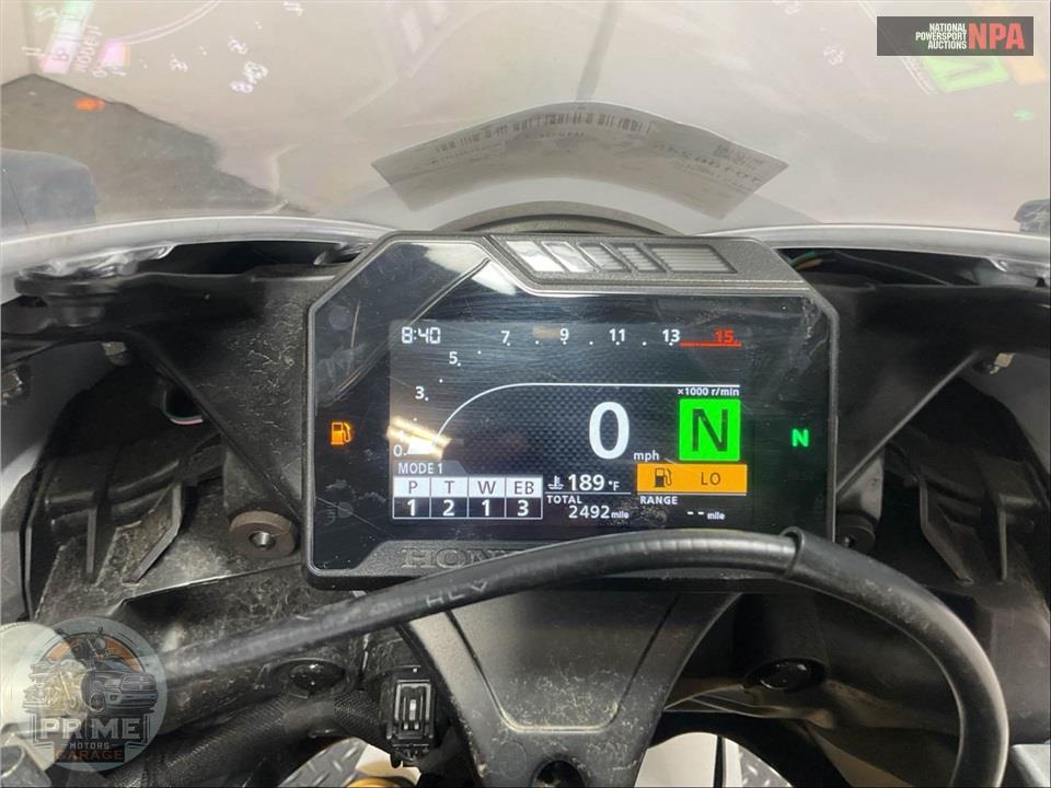 2025 Honda CBR1000RR — фото 8