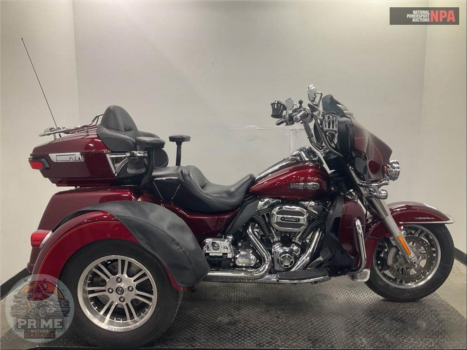 2016 Harley-Davidson FLHTCUTG TRIGLIDE ULTRA CLASSIC — фото 1