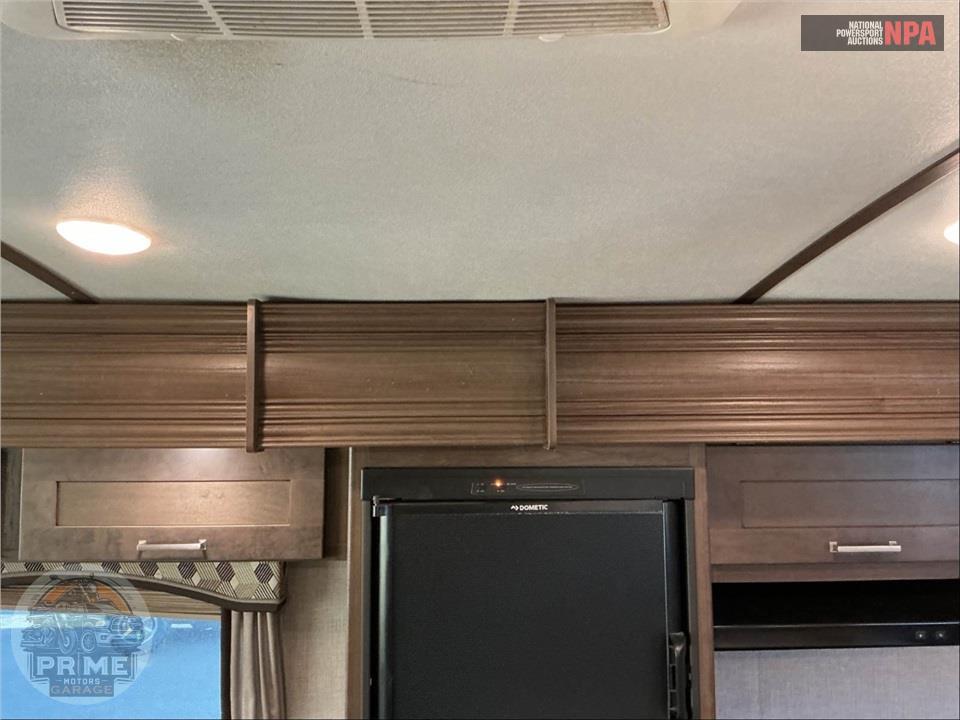 2019 Keystone Rv M-330 RL - LAREDO SERIES — фото 36