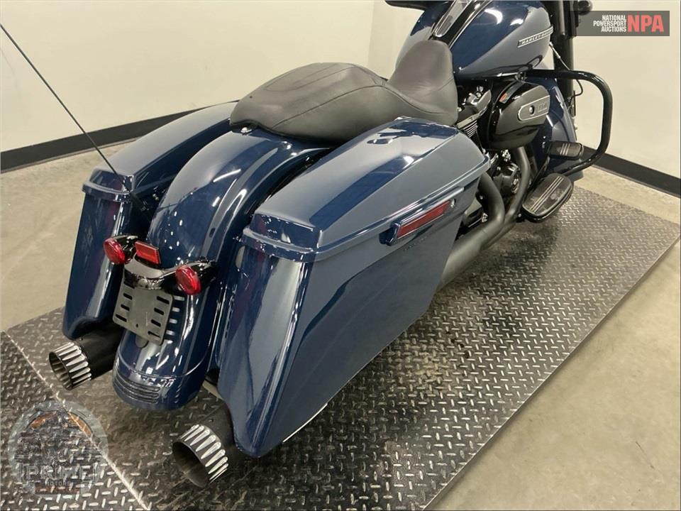 2019 Harley-Davidson FLHXS STREET GLIDE SPECIAL — фото 23