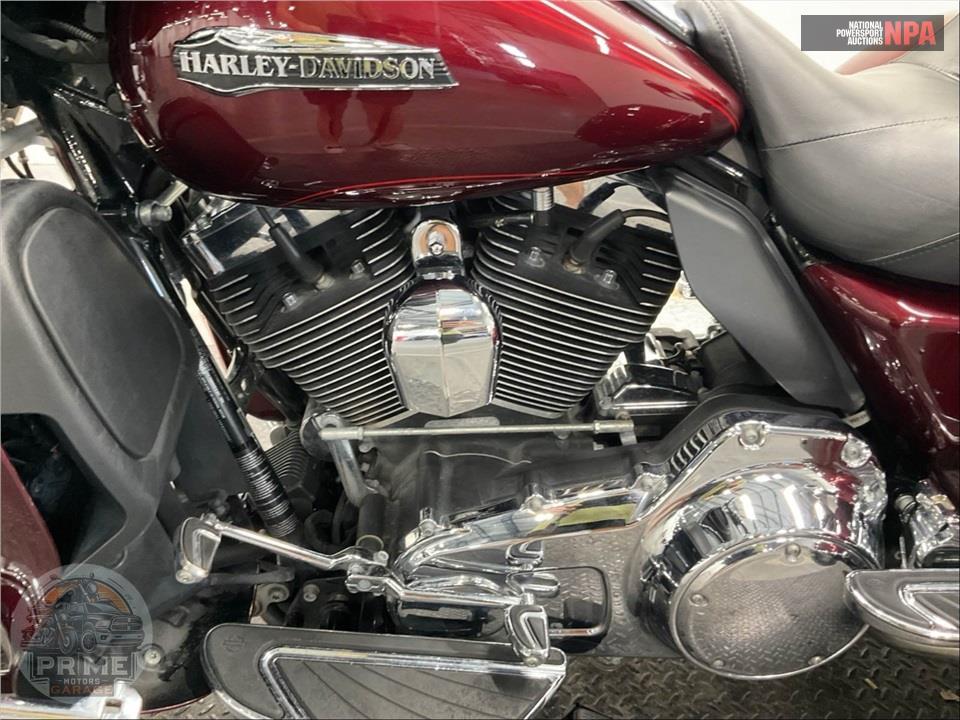 2015 Harley-Davidson FLHTCUTG TRIGLIDE ULTRA CLASSIC — фото 8