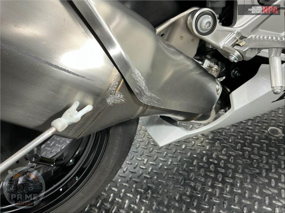 2025 Honda CBR1000RR — фото 32
