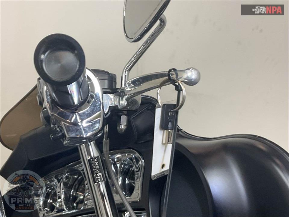 2018 Harley-Davidson FLHTCU ELECTRA GLIDE ULTRA CLASSIC — фото 11
