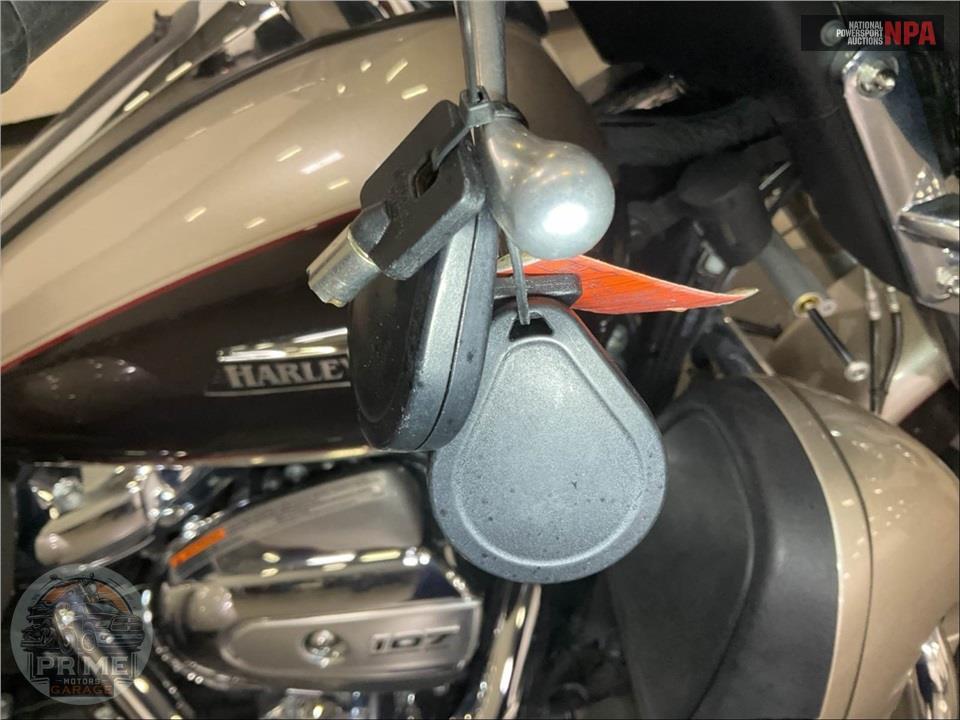 2018 Harley-Davidson FLHTCUTG TRI GLIDE ULTRA — фото 11