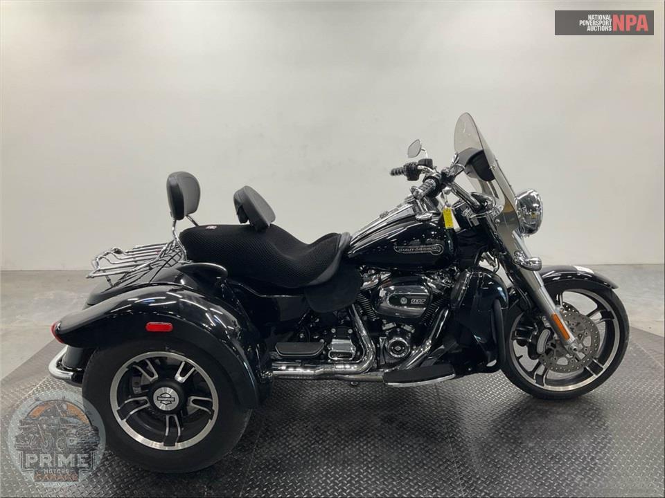 2017 HARLEY-DAVIDSON FLRT FREEWHEELER