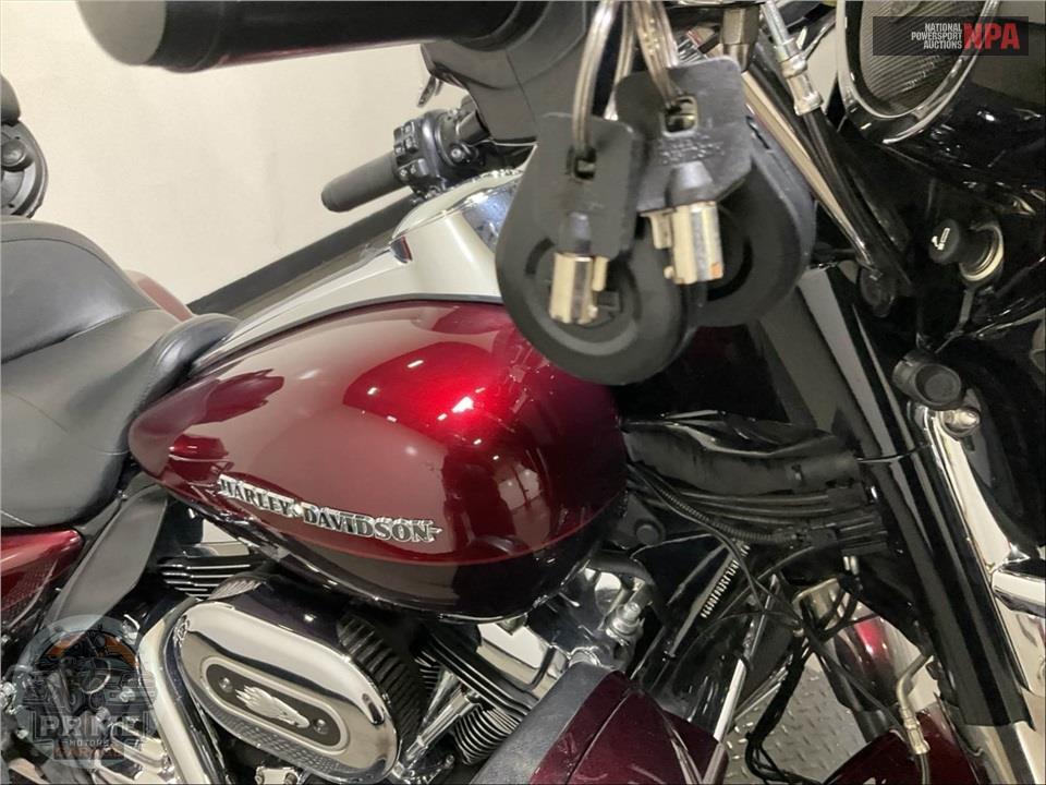 2014 Harley-Davidson FLHTK ELECTRA GLIDE ULTRA LIMITED — фото 11