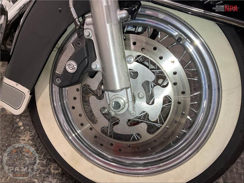 2011 Harley-Davidson FLHRC ROAD KING CLSC — фото 23