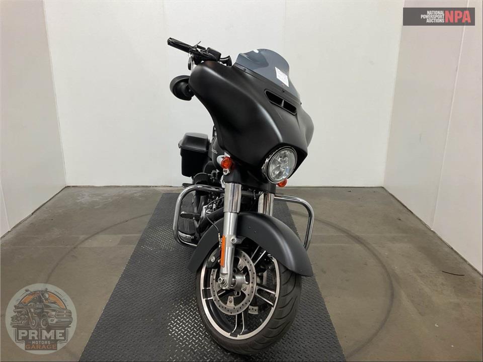 2017 Harley-Davidson FLHXS STREET GLIDE SPECIAL — фото 2