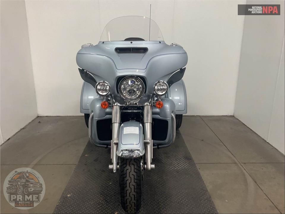 2023 Harley-Davidson FLHTCUTG TRI GLIDE ULTRA CLASSIC — фото 2