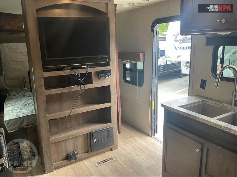 2018 Coleman By Dutchmen M-300TQ - LANTERN TOY HAULER SERIES — фото 9
