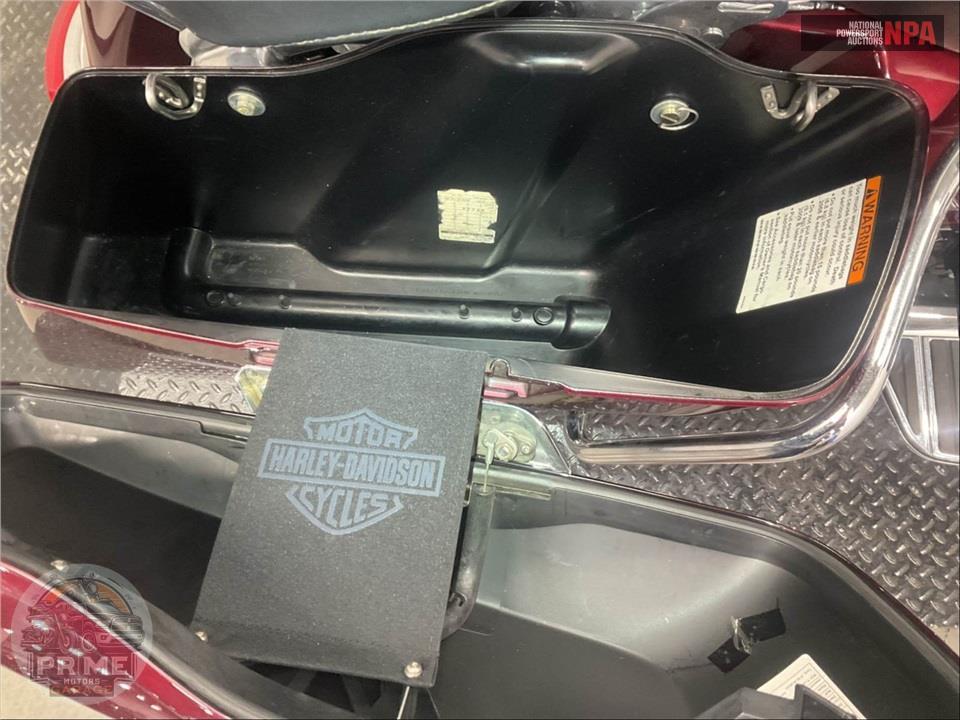 2015 Harley-Davidson FLHTK ELECTRA GLIDE ULTRA LIMITED — фото 29