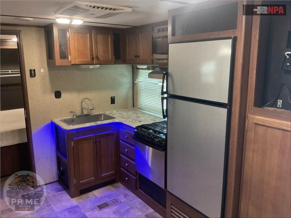 2017 Keystone Rv M-29 BH - SPRINTER CAMPFIRE EDITION SERIES — фото 7