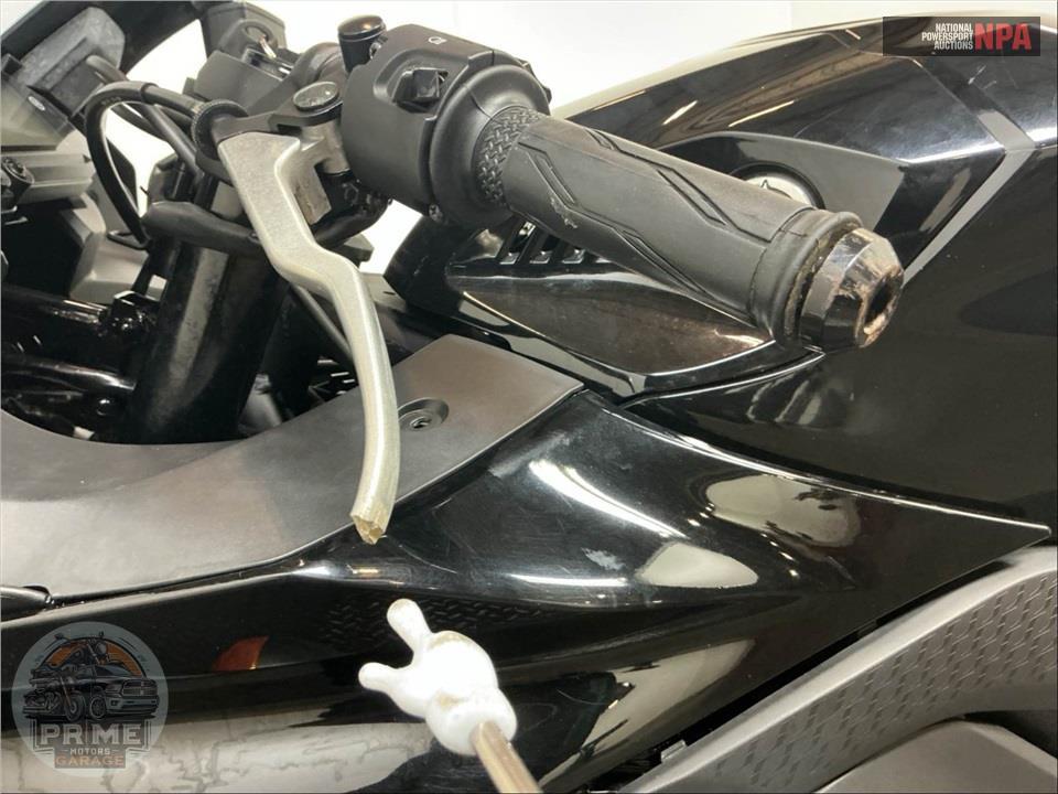 2023 Yamaha YZF-R3 — фото 23