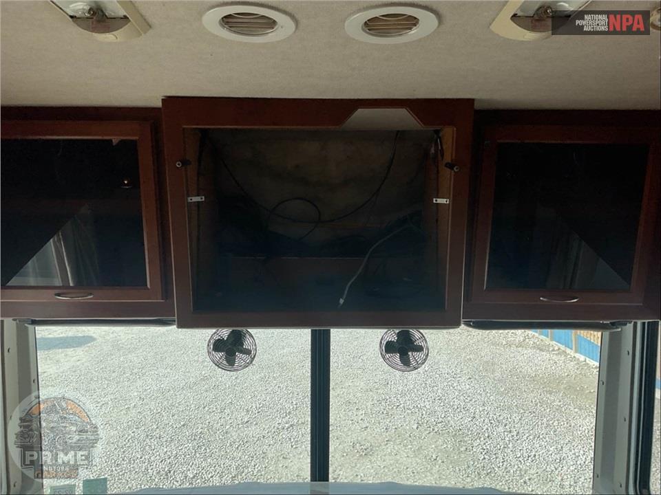 2008 Bounder M-38P WORKHORSE 340HP — фото 33