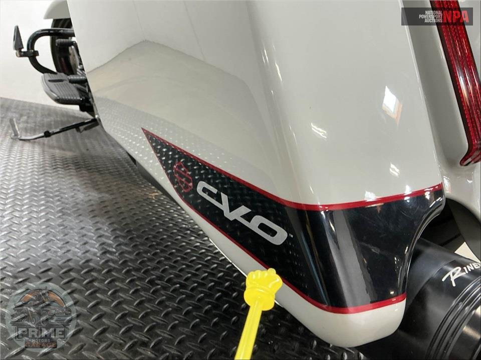 2020 Harley-Davidson FLTRXSE CVO ROAD GLIDE — фото 24