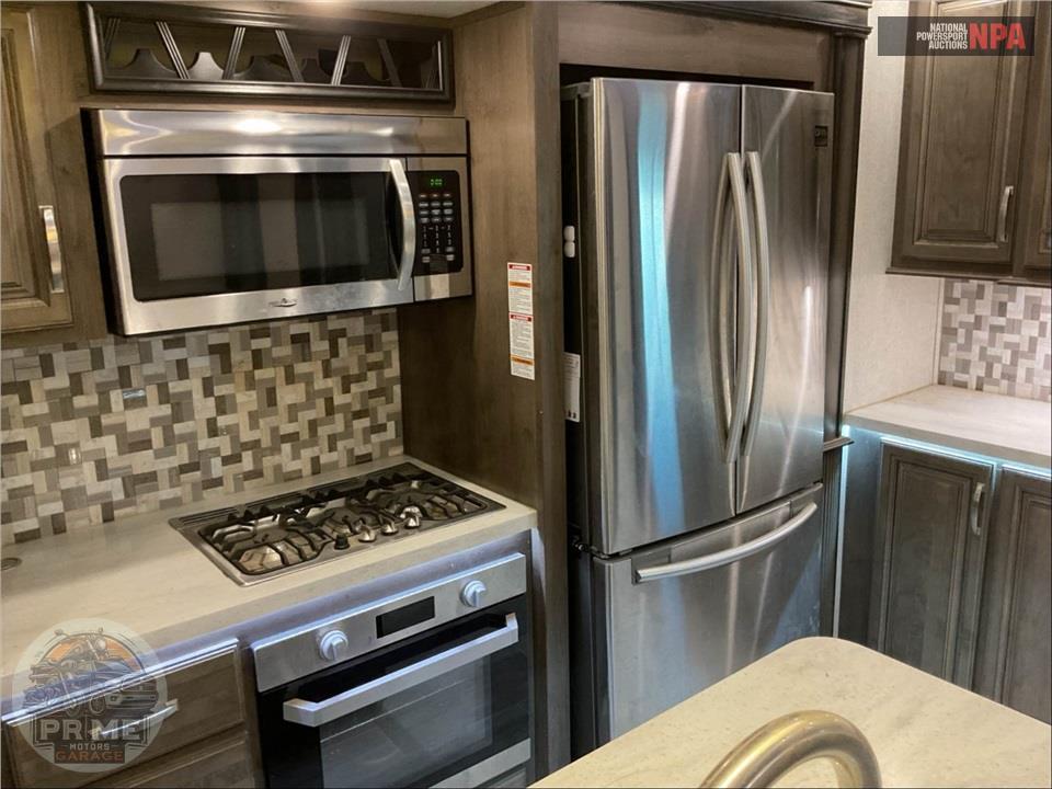2019 Keystone Rv M-3811 MS - MONTANA 20TH ANNIVERSARY FIFTH WHEEL SERIES — фото 17
