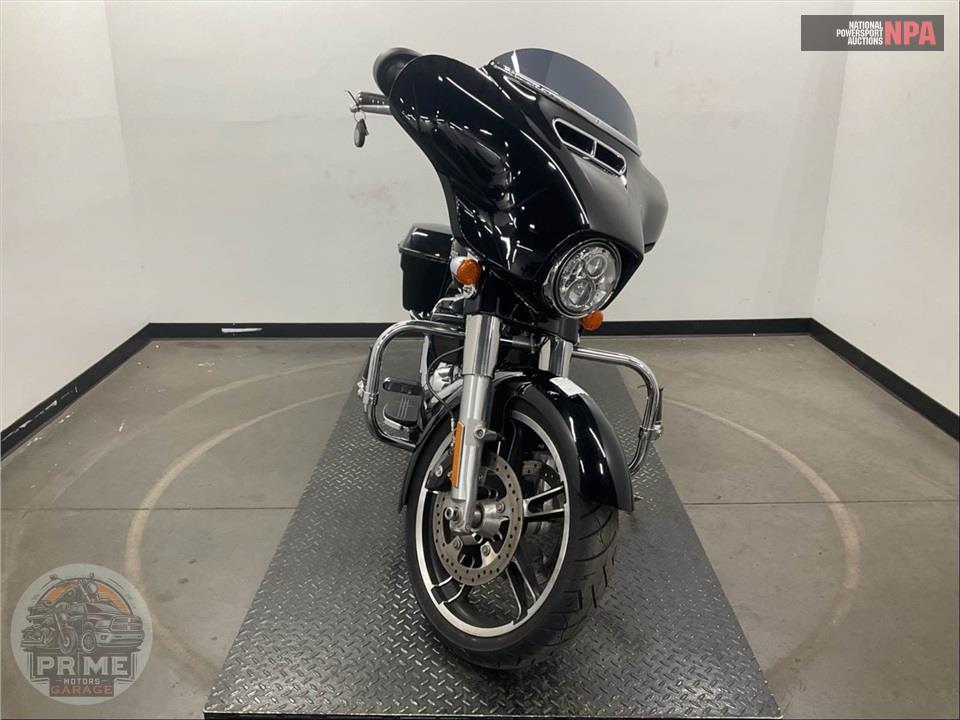 2017 Harley-Davidson FLHXS STREET GLIDE SPECIAL — фото 2