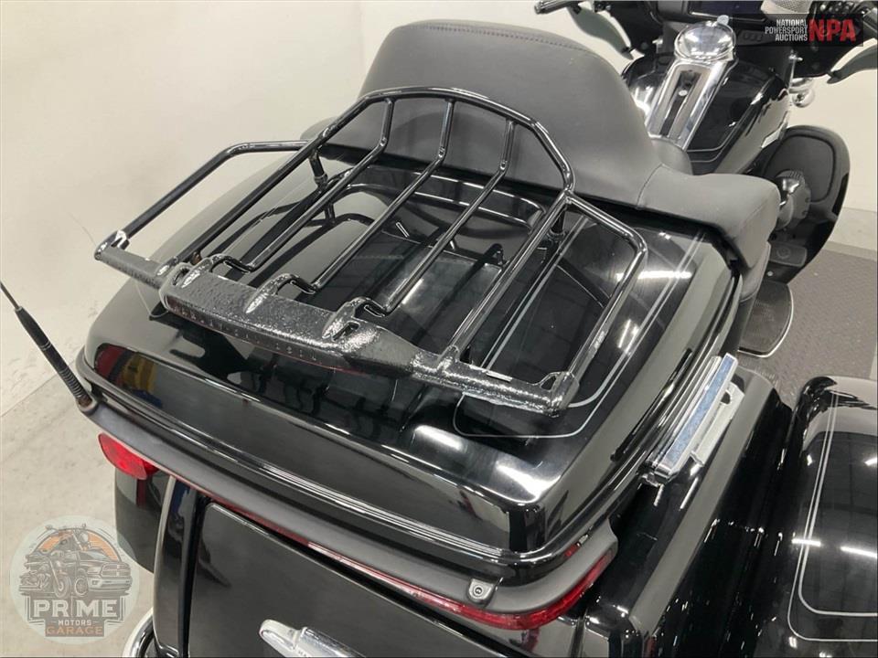 2023 Harley-Davidson FLHTCUTG TRI GLIDE ULTRA CLASSIC — фото 17
