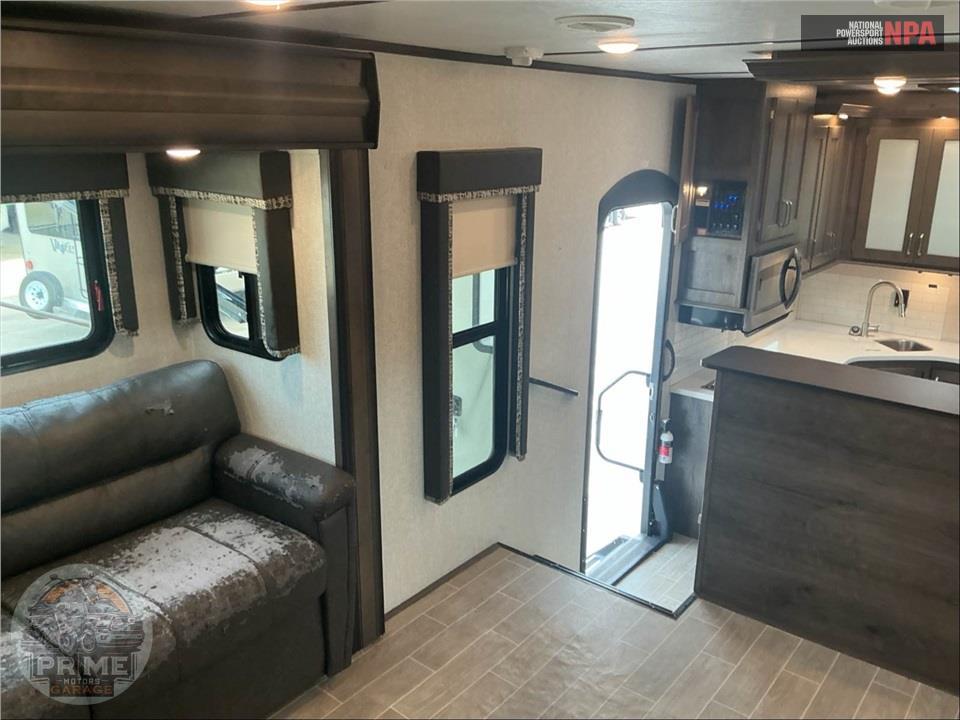 2019 Keystone Rv M-375 FL - MONTANA HIGH COUNTRY FIFTH WHEEL SERIES — фото 9