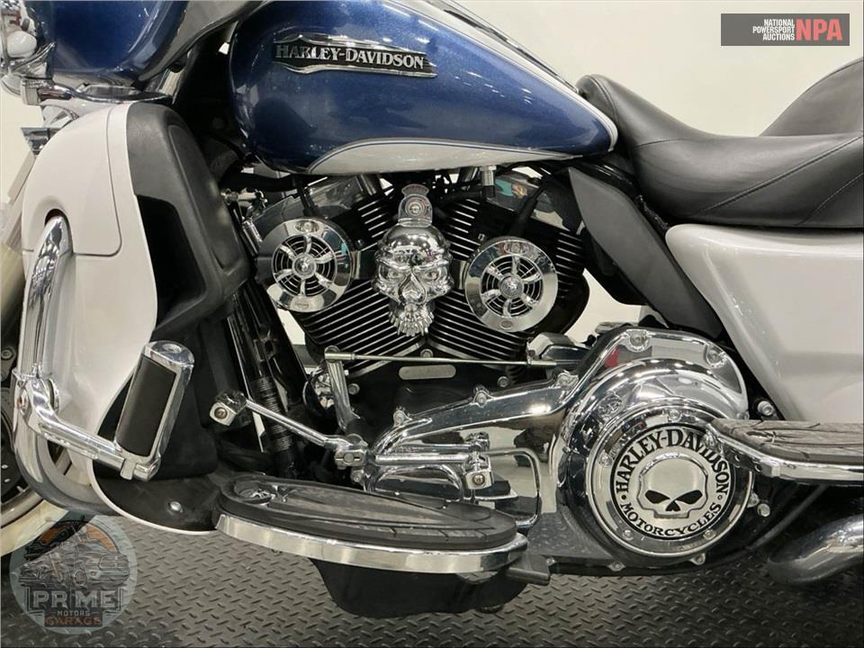 2015 Harley-Davidson FLHTCUTG TRIGLIDE ULTRA CLASSIC — фото 10