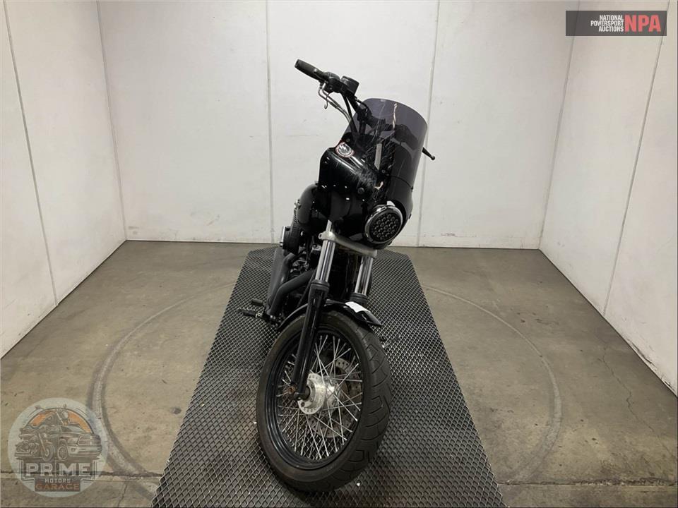 2010 Harley-Davidson FXDB DYNA STREET BOB — фото 2