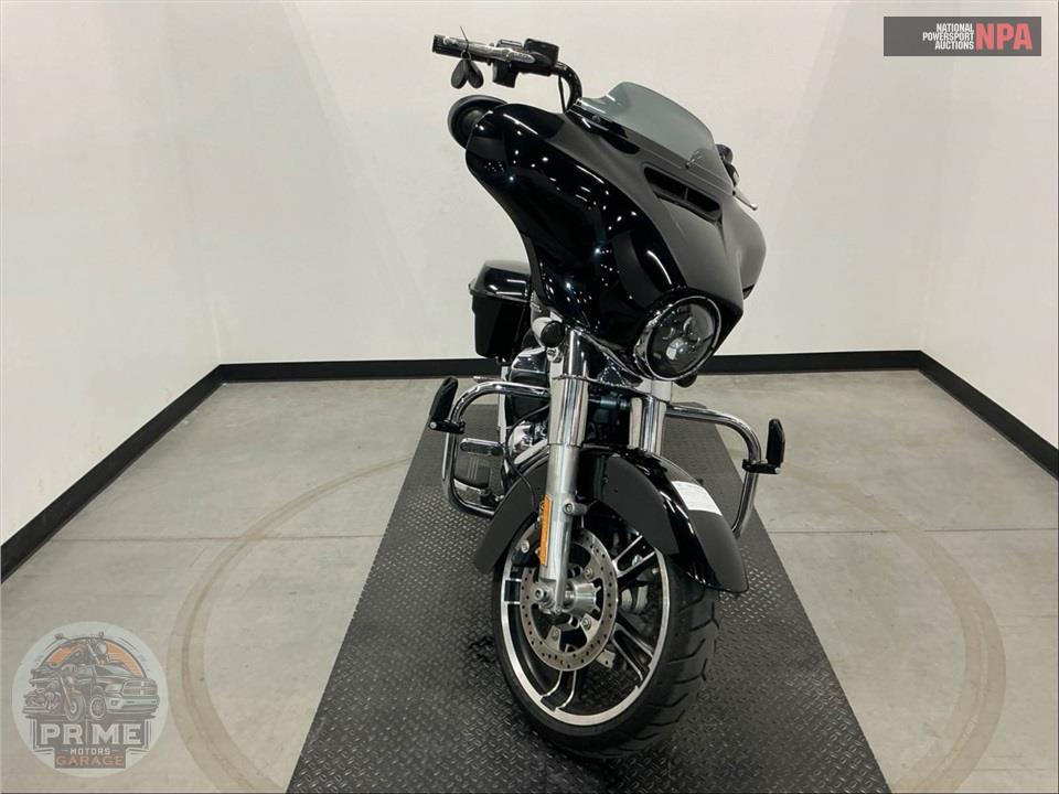 2017 Harley-Davidson FLHX STREET GLIDE — фото 2