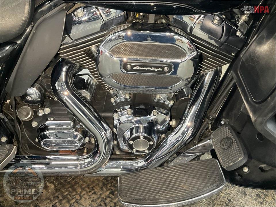 2014 Harley-Davidson FLHTCUTG TRIGLIDE ULTRA CLASSIC — фото 6