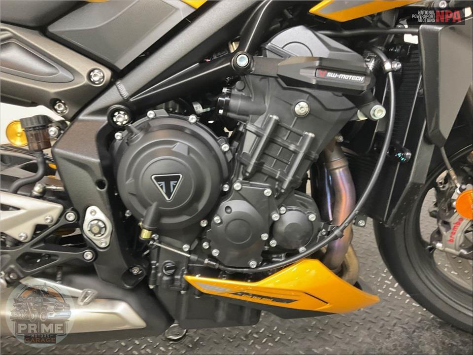 2026 Triumph STREET TRIPLE 765 MOTO2 RS (TWO TONE) — фото 6