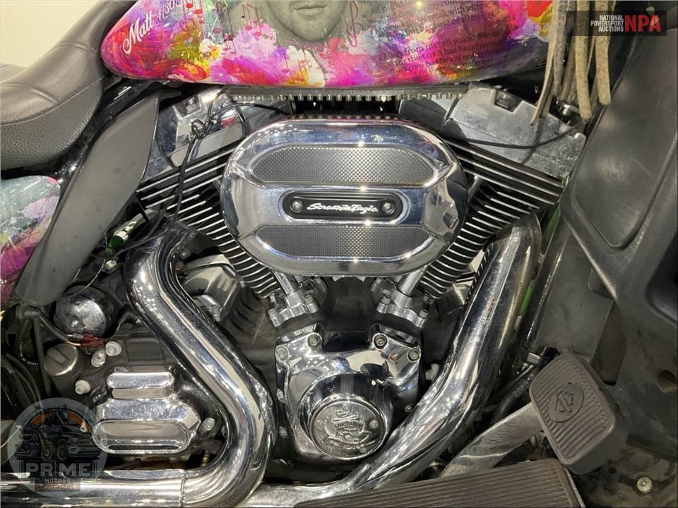 2015 Harley-Davidson FLHTCUTG TRIGLIDE ULTRA CLASSIC — фото 7