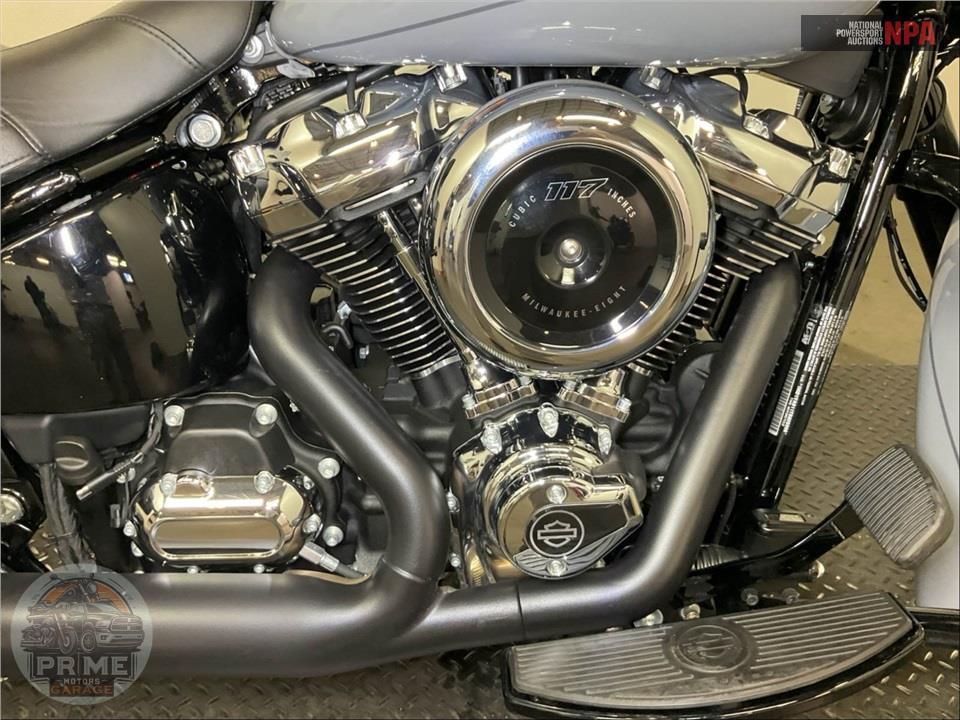 2026 Harley-Davidson FLHC HERITAGE CLASSIC — фото 6