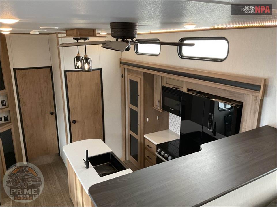 2023 Sabre By Forest River M-37FLH - FIFTH WHEEL SERIES — фото 9