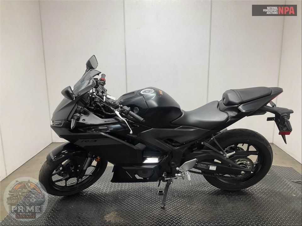 2025 Yamaha YZF-R3 — фото 3