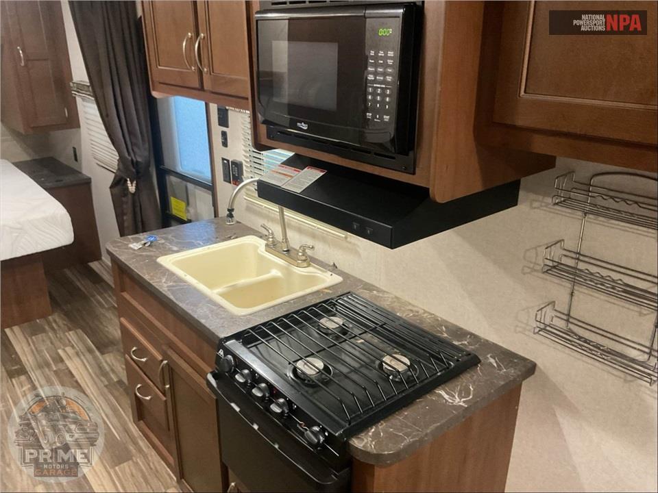 2017 Jayco M-212 QBW - JAY FLIGHT SLX SERIES — фото 16