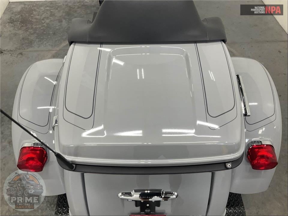 2024 Harley-Davidson FLHTCUTG TRI GLIDE ULTRA CLASSIC — фото 16