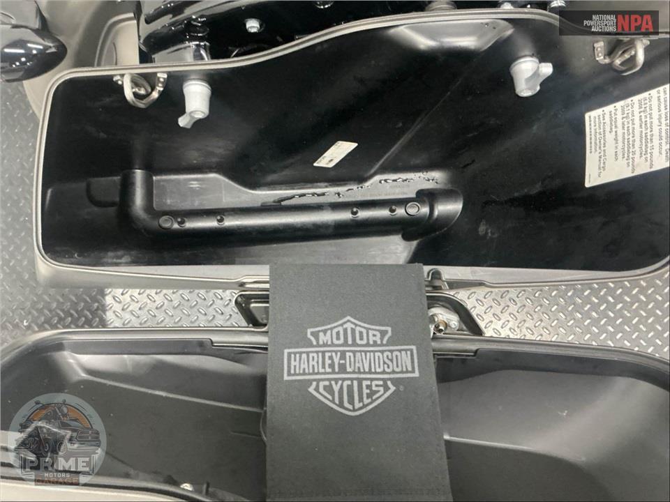 2019 Harley-Davidson FLHXS STREET GLIDE SPECIAL — фото 25