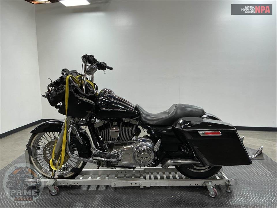 2015 Harley-Davidson FLTRX ROAD GLIDE — фото 3