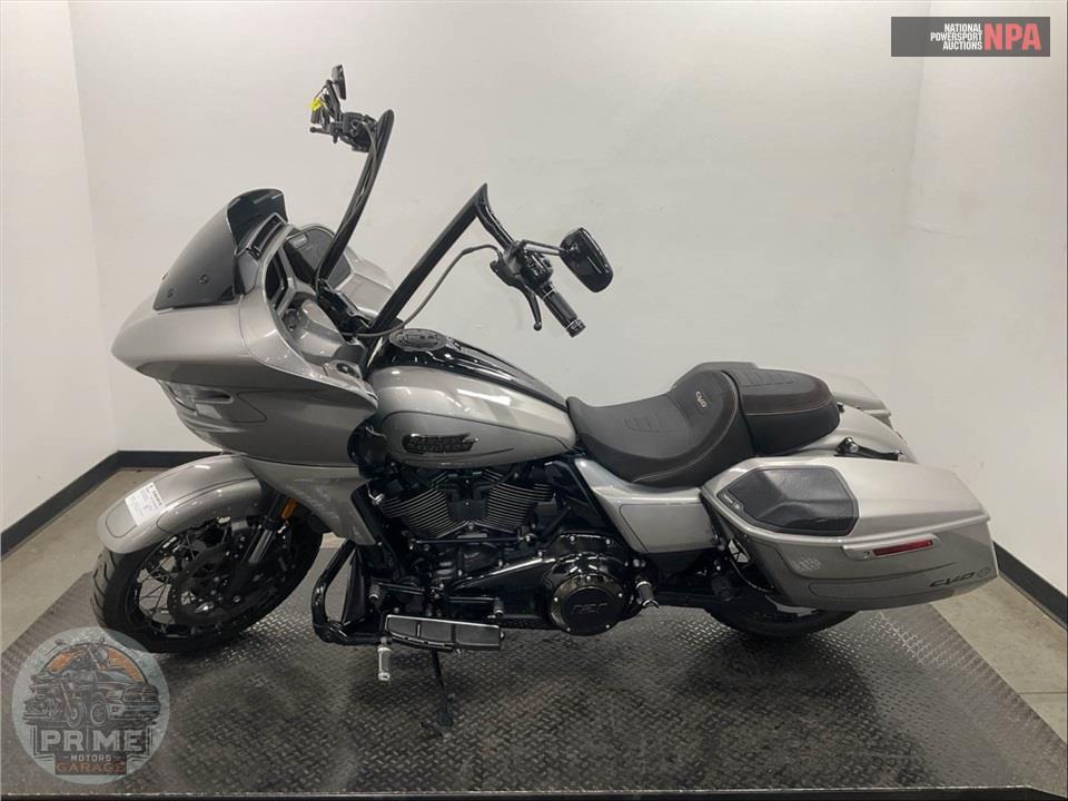 2023 Harley-Davidson FLTRXSE CVO ROAD GLIDE — фото 3