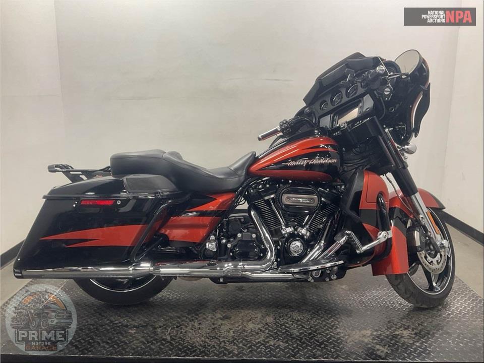 2017 Harley-Davidson FLHXSE CVO STREET GLIDE — фото 1