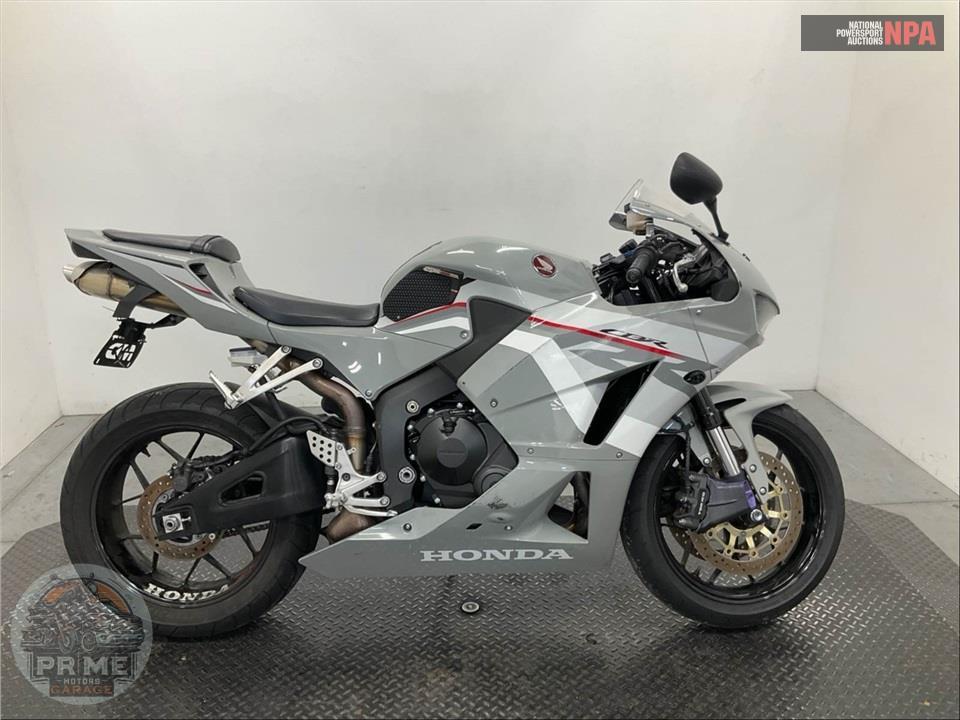 2025 Honda CBR600RR — фото 1