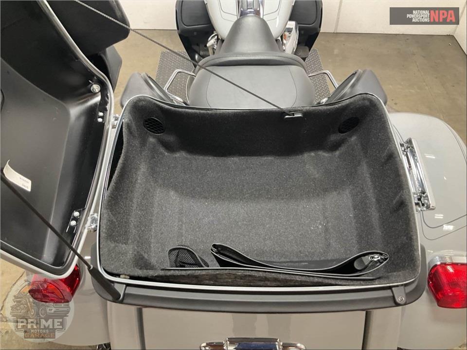 2024 Harley-Davidson FLHTCUTG TRI GLIDE ULTRA CLASSIC — фото 16