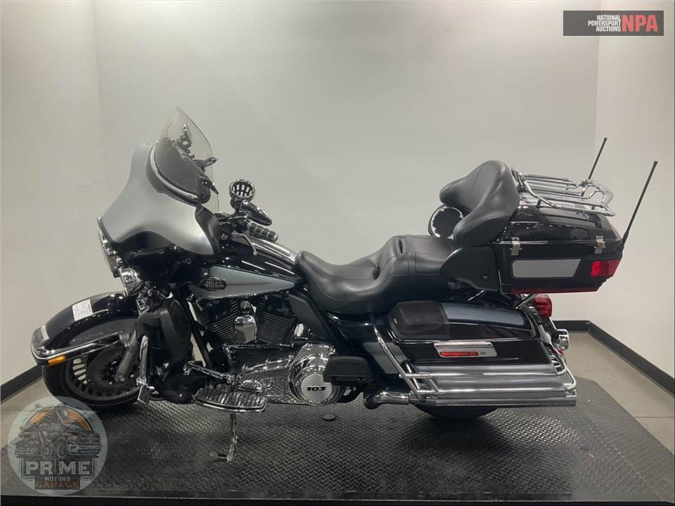 2013 Harley-Davidson FLHTCU UL CLSC EL GLIDE — фото 3