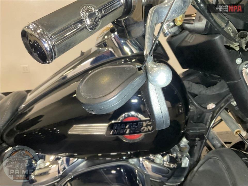 2023 Harley-Davidson FLHTCUTG TRI GLIDE ULTRA CLASSIC — фото 11