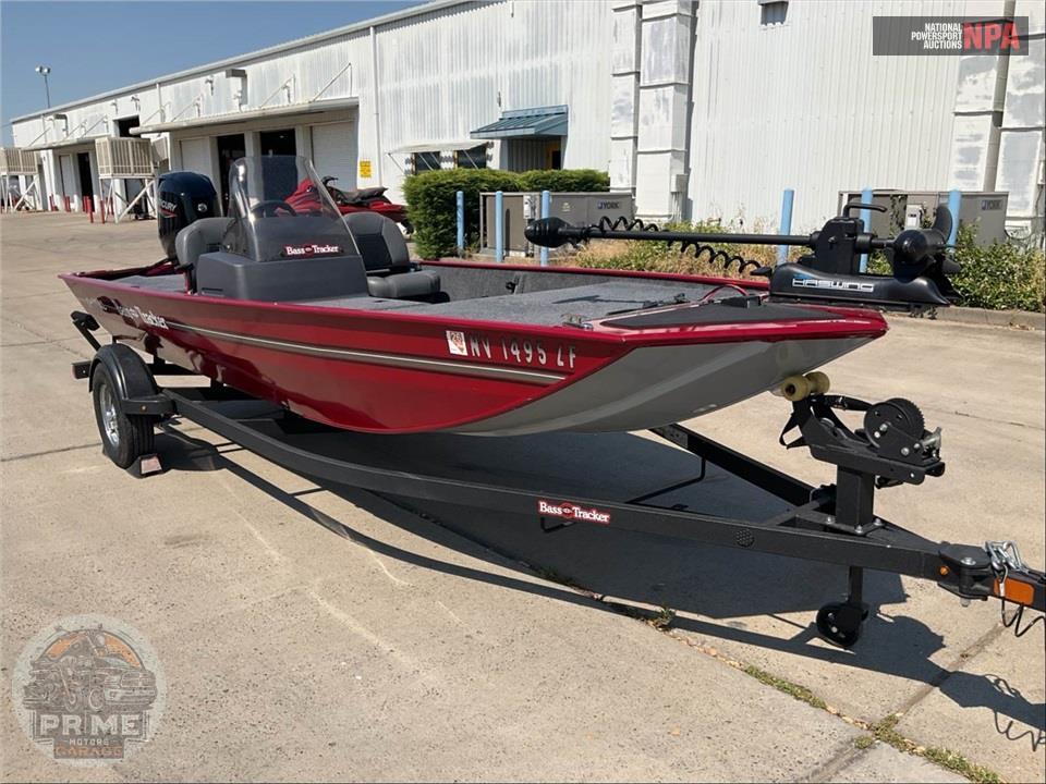 2025 Tracker Marine BASS TRACKER CLSC LTD(**) L:17 E:1 50HP MERC OB — фото 1