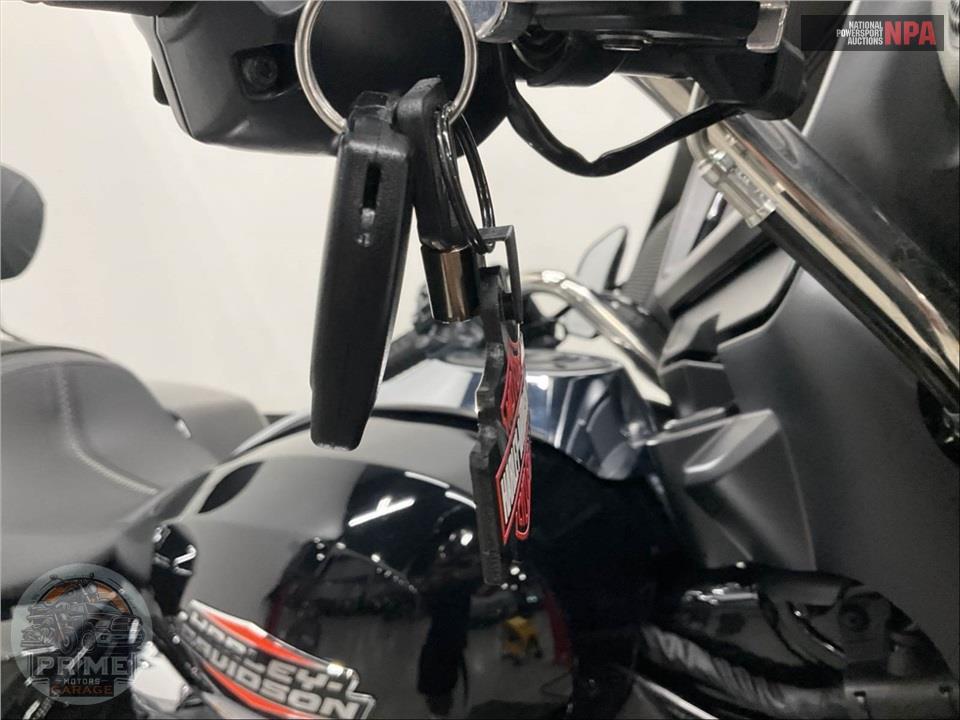 2025 Harley-Davidson FLHX STREET GLIDE — фото 10
