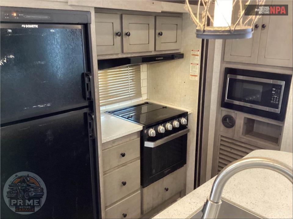 2020 Keystone Rv M-335 CG - OUTBACK TOY HAULER SERIES — фото 18
