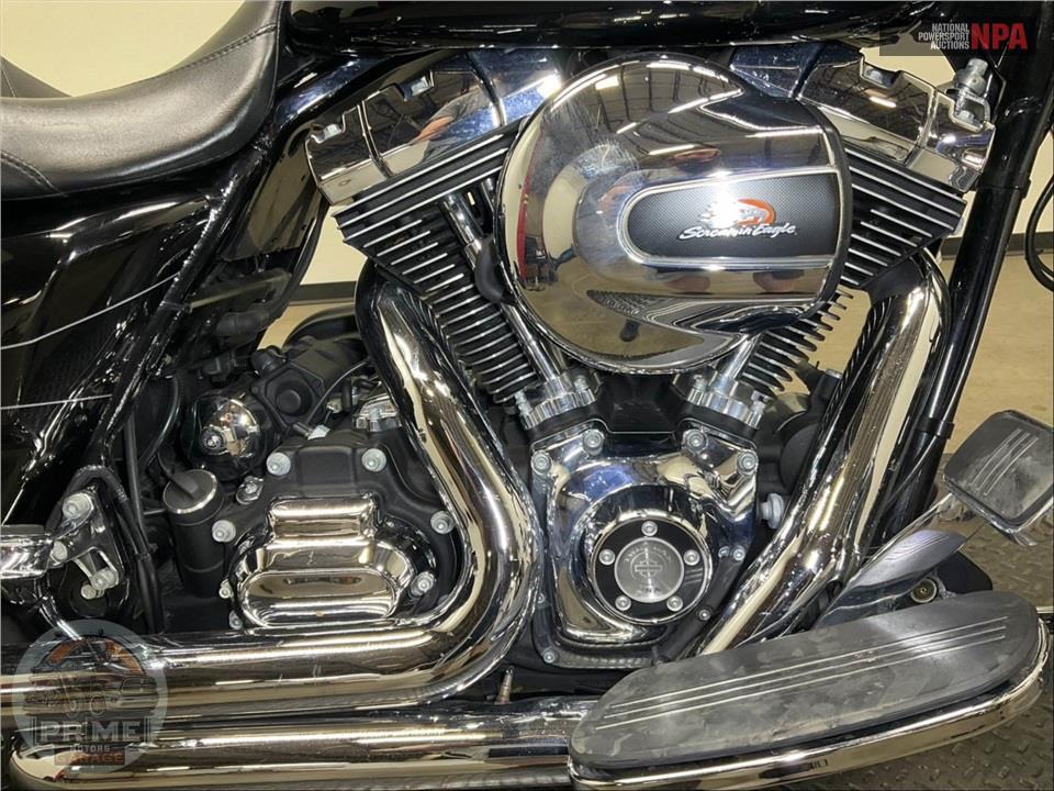 2016 Harley-Davidson FLHXS STREET GLIDE SPECIAL — фото 6